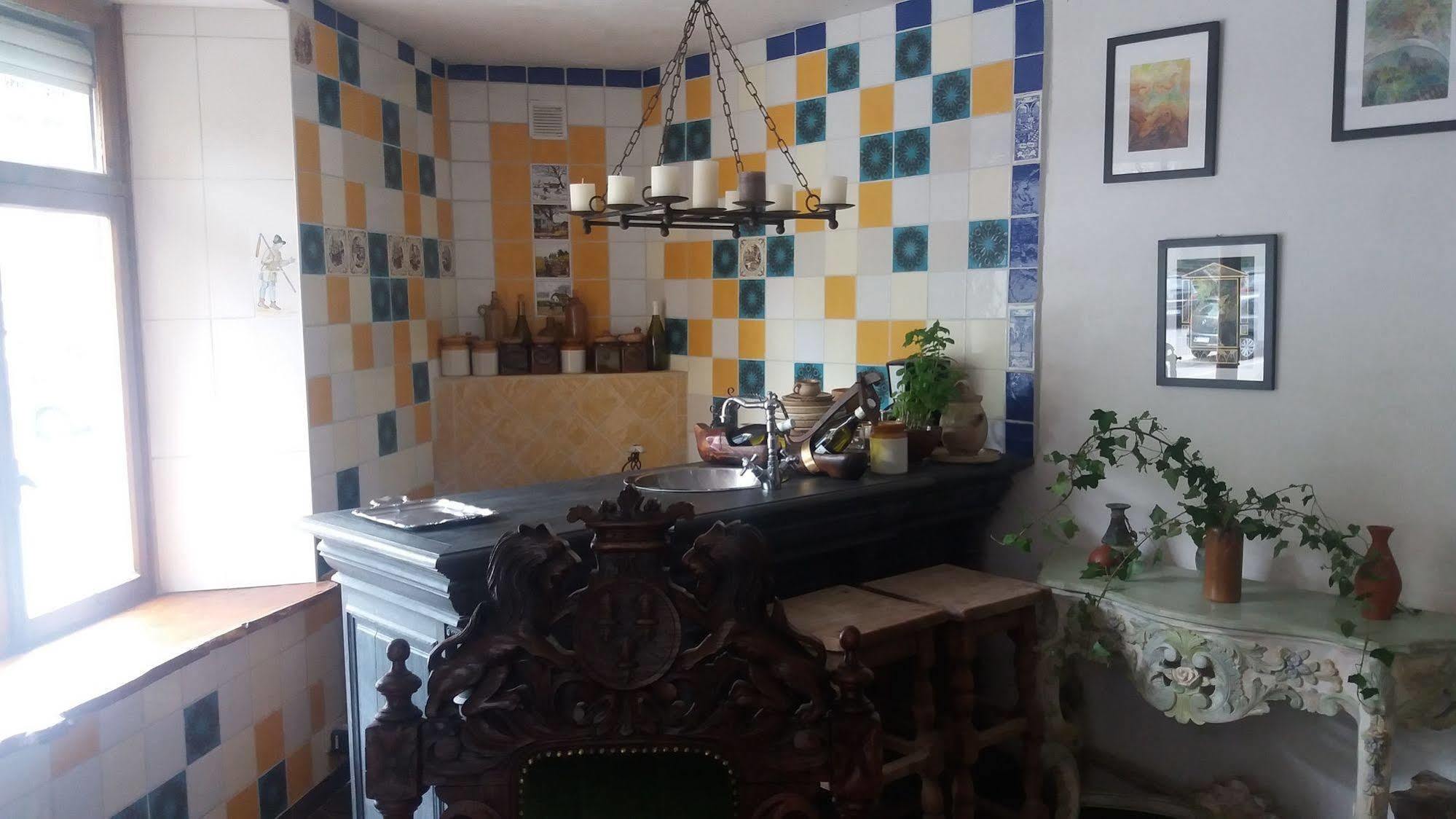 Bed and Breakfast Golden Lion Бульон Экстерьер фото